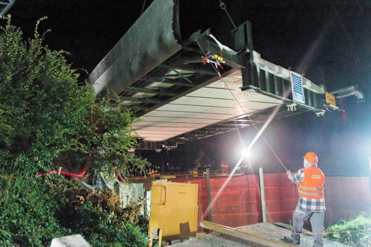 Pose du pont de nuit